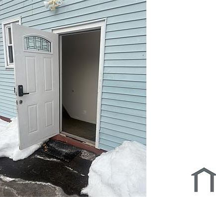 3rd image of 232 Glen St Unit 2