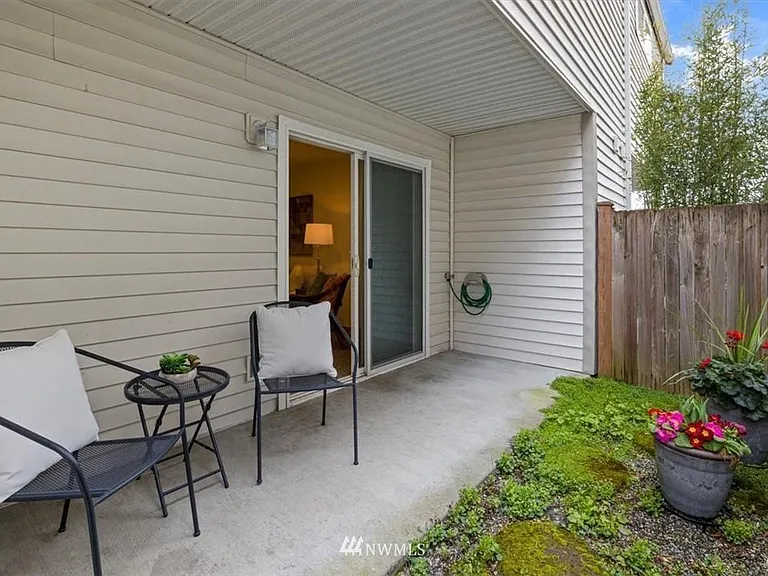 829 N 145th Ct — Photo 23