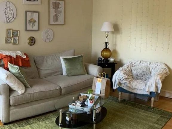 3rd image of 4040 N Southport Ave #3E