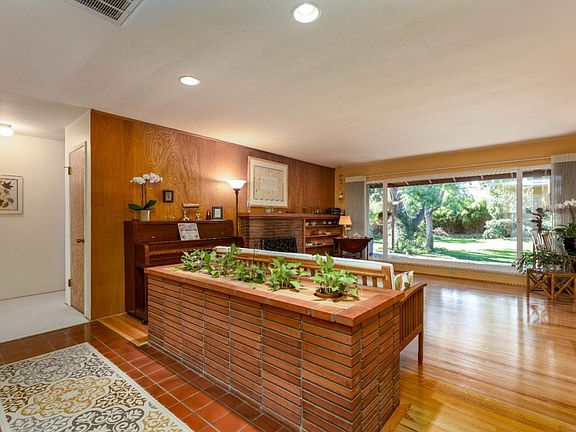 4th image of 1517 Saint Francis Dr