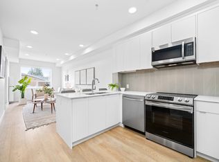 264 19th Ave NE #308, Calgary, AB T2E8R2