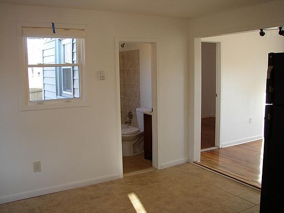 3rd image of 220 Albany Ave