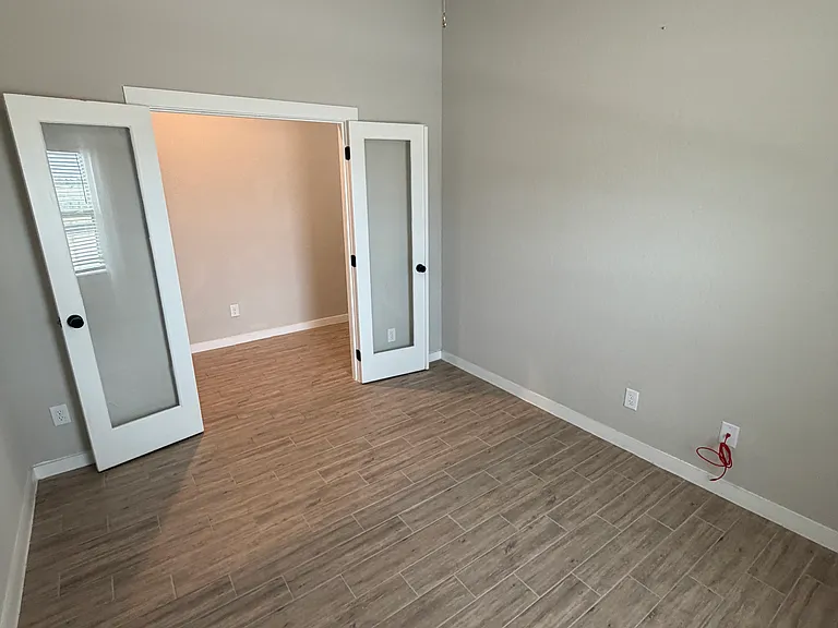 1100 River Wood — Photo 20