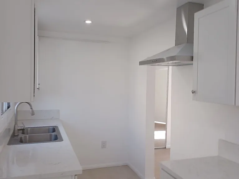 221 1/4 W 85th Pl #221-1/4 — Photo 11