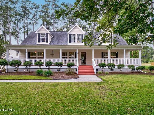 1055 Lexington Avenue NE, Leland, NC 28451