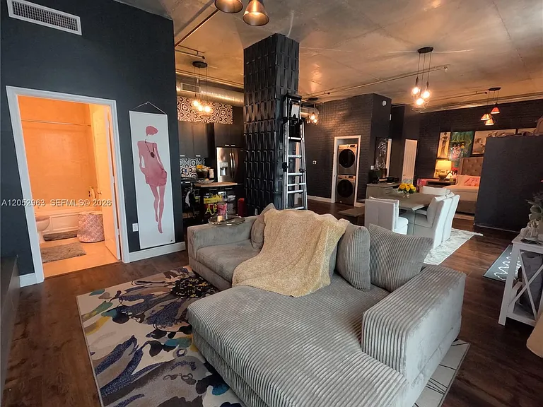 2100 Van Buren St #222 — Photo 13