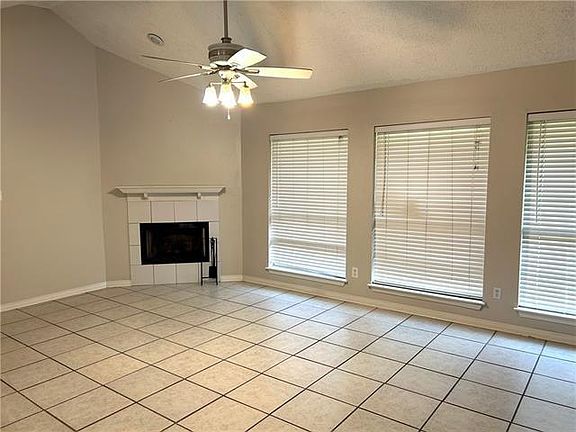 5th image of 130 S Cherrywood Ln