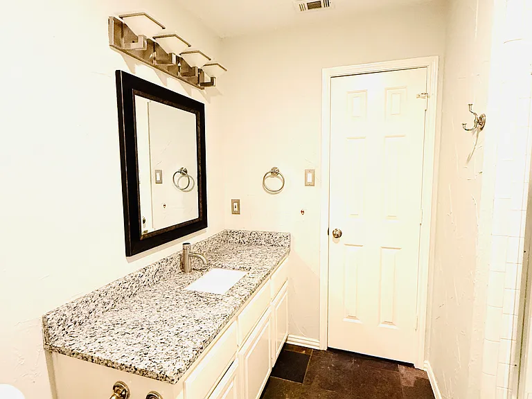 4224 Capstone Dr — Photo 15