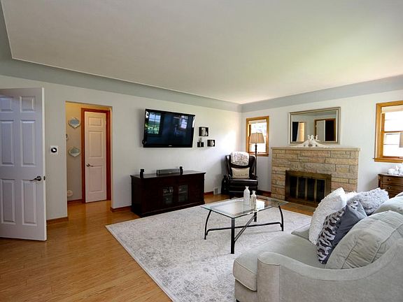 5th image of 770 Lovell Ave