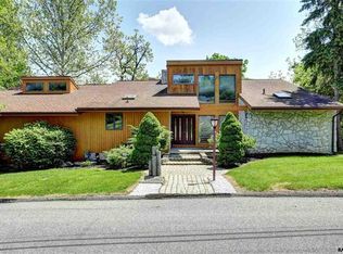 1011 Fairview Dr, York, PA 17403