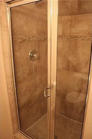 443 Emerald Shore Ln — Photo 17
