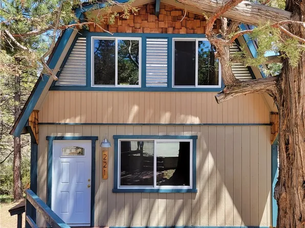 221 Imperial Ave, Sugarloaf, CA 92386