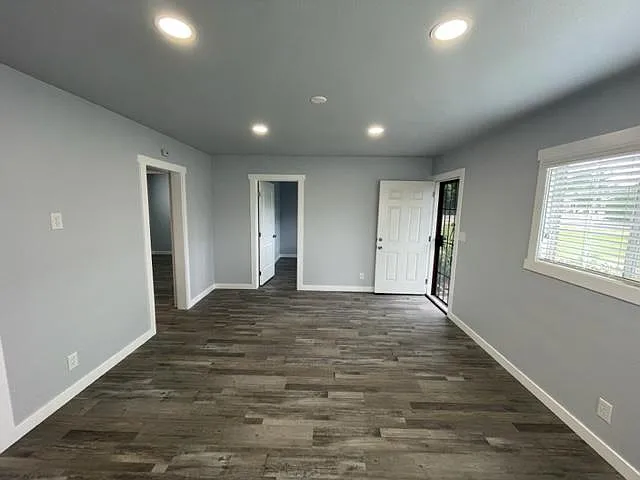 2 bed, 600 sqft, $2,200 — Photo 3