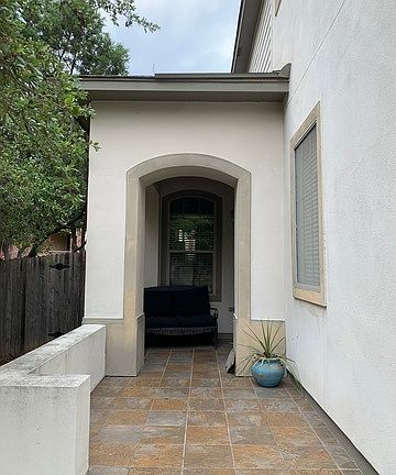 4th image of 21603 Andrews Gdn