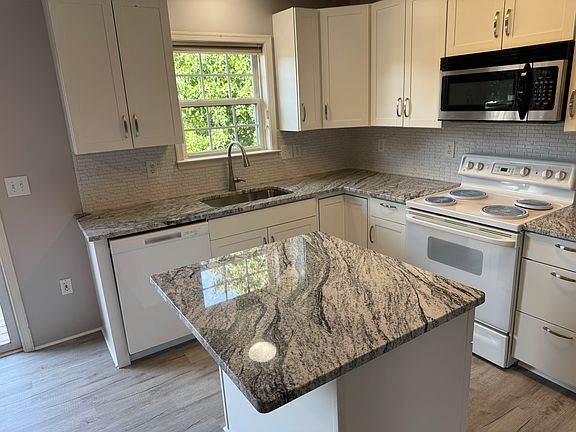 3rd image of 3943 Saint Michaels Sq