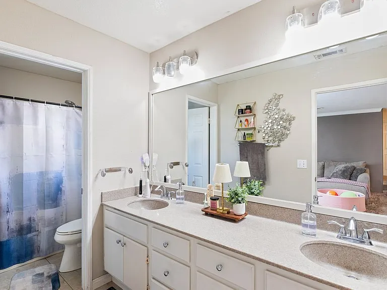 15736 Home Ct — Photo 21