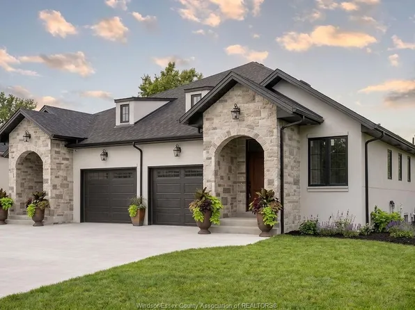 481 Maple Ave, Lasalle, ON N9J 1P3