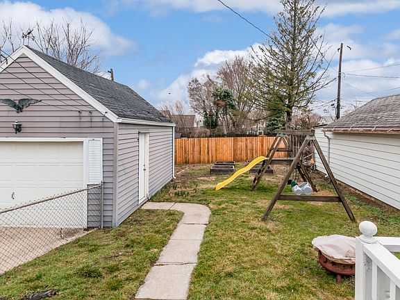 4th image of 3609 Wayne Ave
