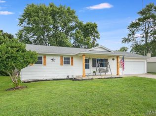415 W Henry St, Staunton, IL 62088