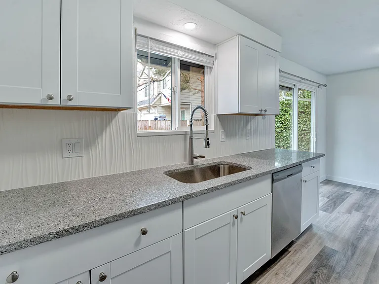 383 N Cedar St — Photo 14