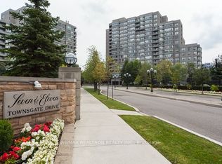 7 Townsgate Dr #1206, Vaughan, ON L4J7Z9