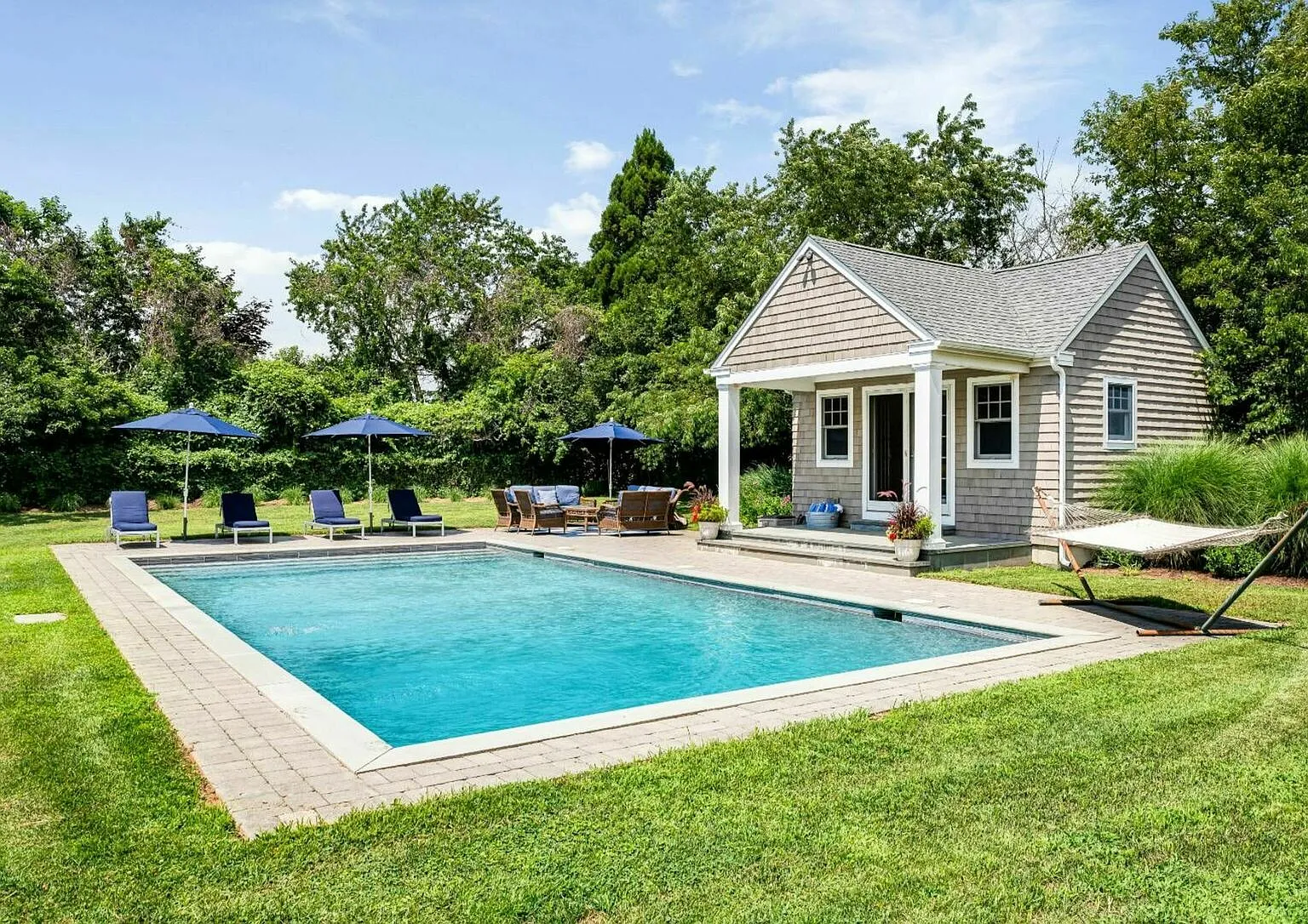 Stunning 4 Bedroom East Hampton Home! — Photo 2