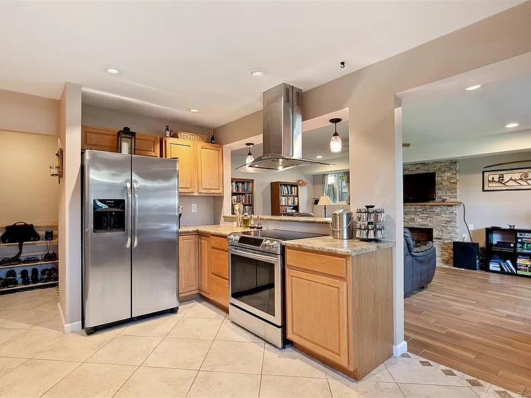 600 Manhattan Dr #C2 — Photo 3