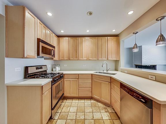 5th image of 1816 Wildberry Dr Unit D
