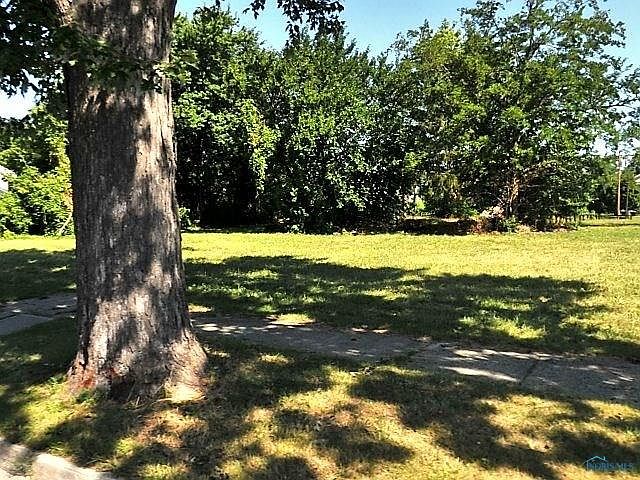 2nd image of 554 Tecumseh St