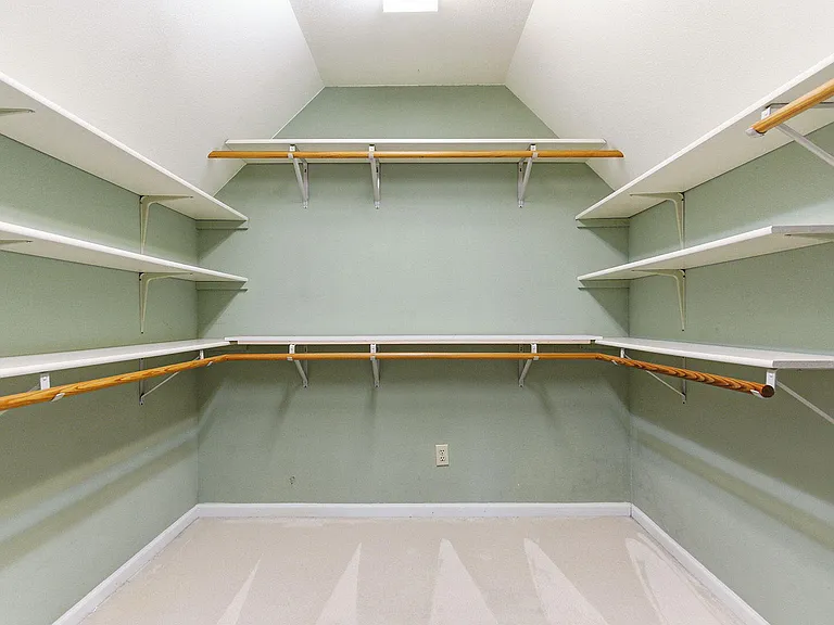 1110 Brookedale Ct — Photo 40