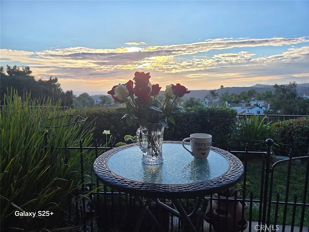 2 bed, 877 sqft, $3,400 — Photo 3