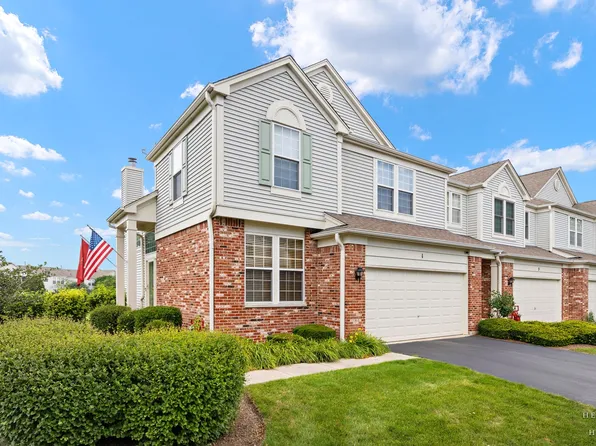 1 Parkside Ct, Algonquin, IL 60102