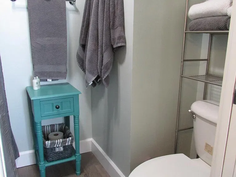 Bath w/separate shower area