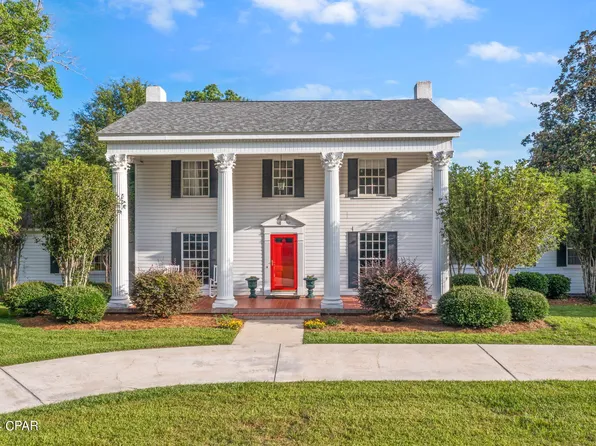 1043 8th Ave, Graceville, FL 32440