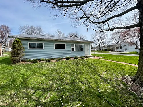202 Harlan Ave Photo 1