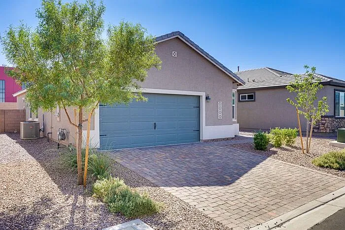 4 bed, 2.0 bath, 1490 sqft, $2,195 — Photo 3