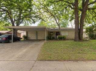 2106 Willow Oak Dr, Irving, TX 75060