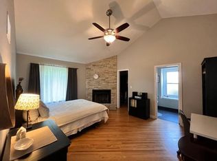 2955 Fox Hill Rd, Aurora, IL 60504