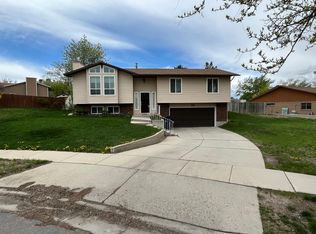 228 E Golden Willow Cir, Sandy, UT 84070