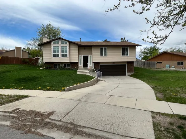 228 E Golden Willow Cir, Sandy, UT 84070