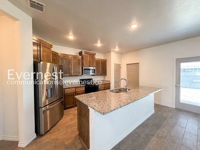 8511 Glade Dr — Photo 5