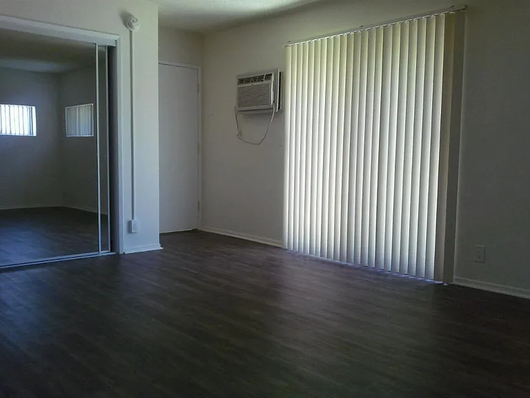 5929 Laurel Canyon Blvd #14 — Photo 5