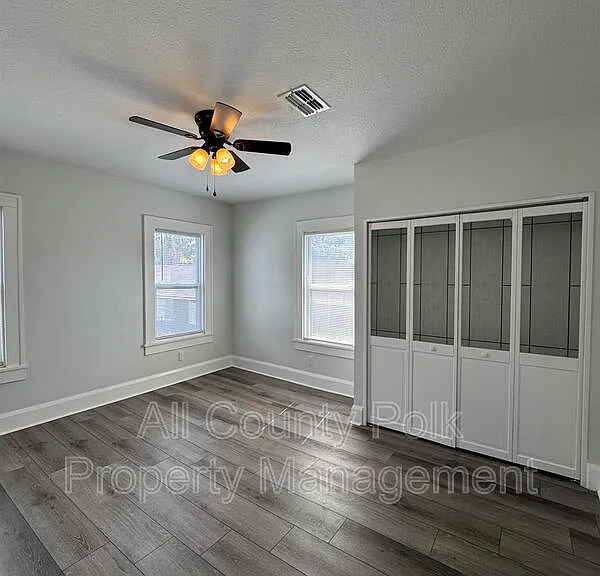 1044 W Lime St — Photo 18