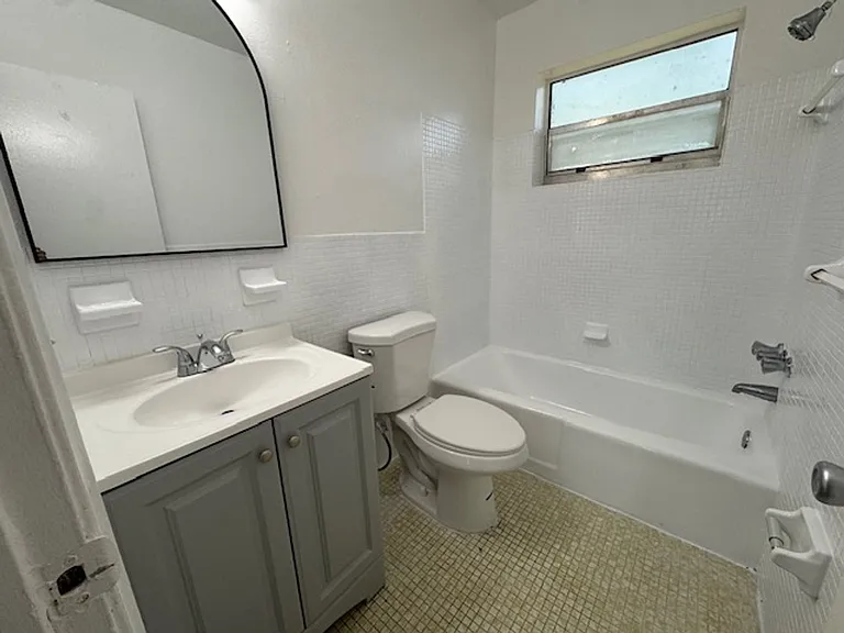 6031 Polk St — Photo 5