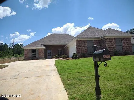 599 Westfield Dr photo 1