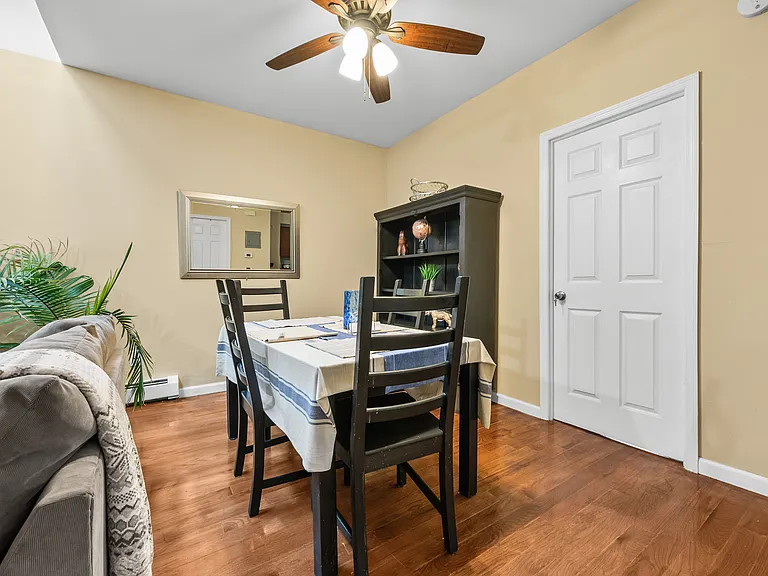 611 Linwood St #2 — Photo 6