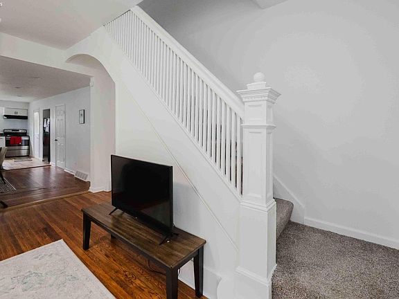 3rd image of 1207 Garrison St #1/2
