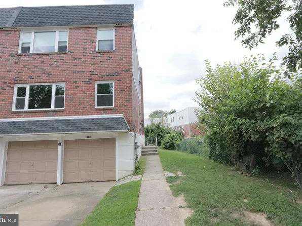 110 Nandina St, Philadelphia, PA 19116