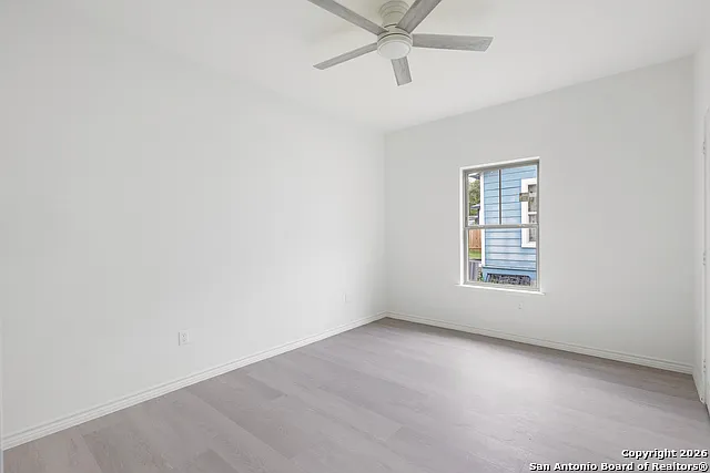 223 Florencia Ave — Photo 9