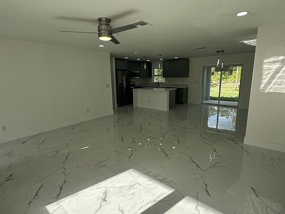 4th image of 1822 Verney St